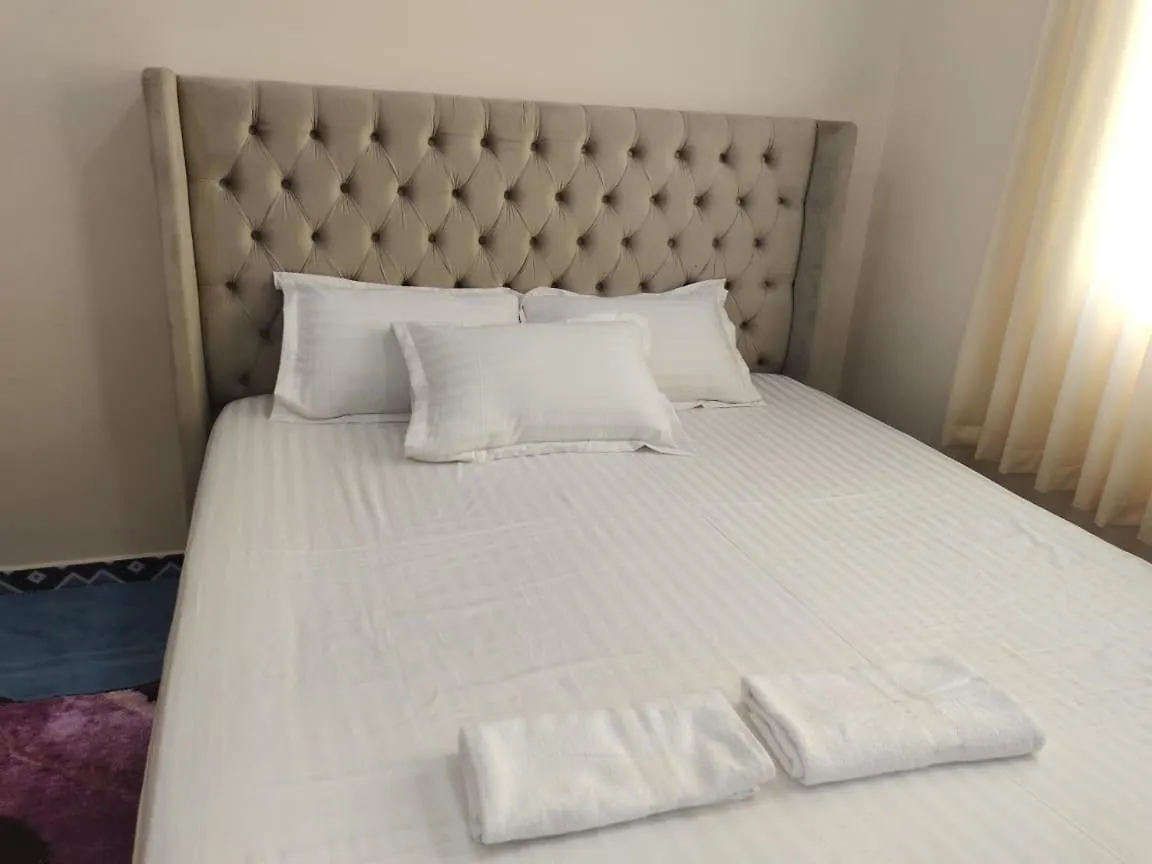 Arnim Suite - 3 Bedrooms Apartment Sharjah