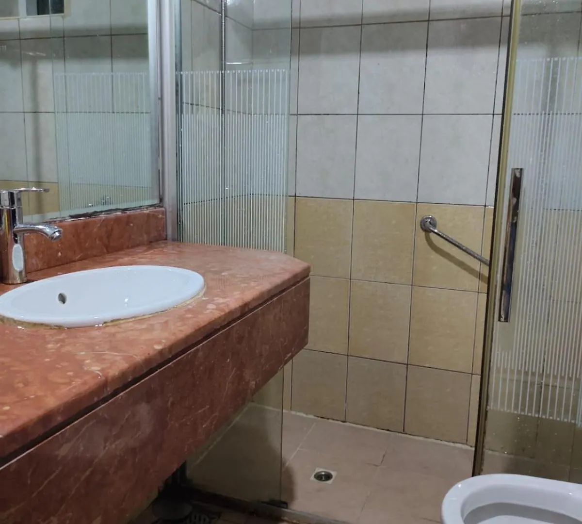 Arnim Suite - 3 Bedrooms Apartment Sardzsa