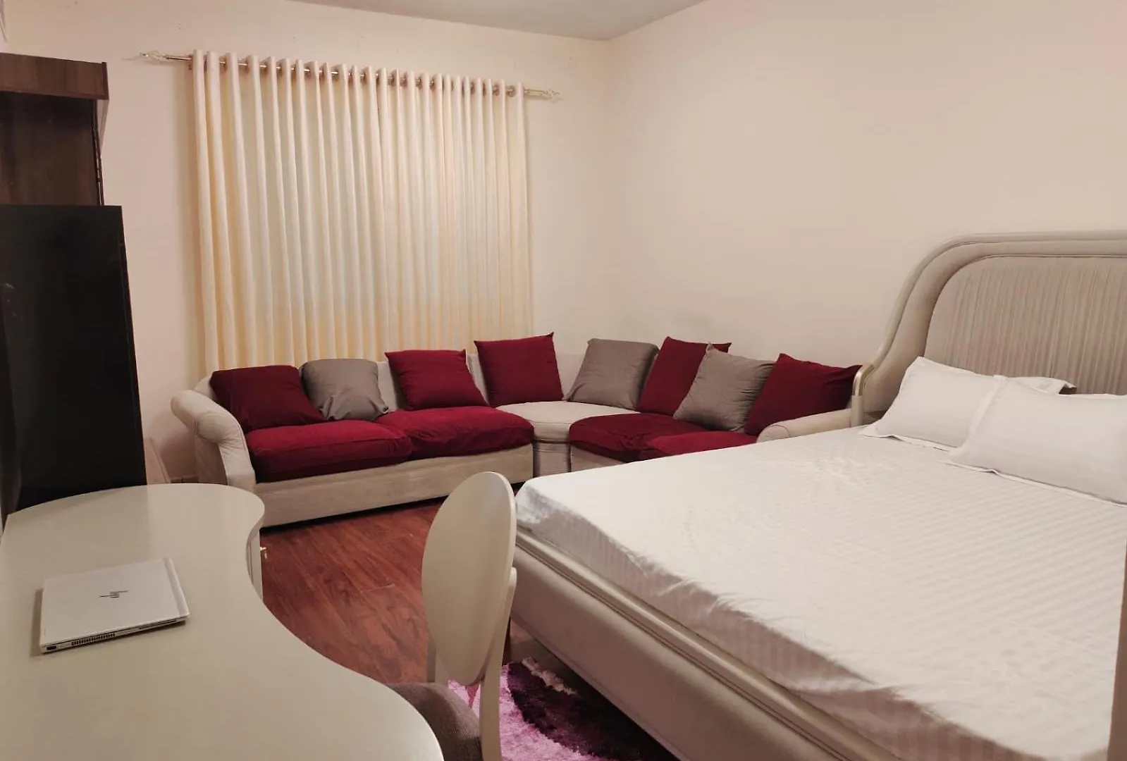 Arnim Suite - 3 Bedrooms Apartment Sardzsa 0*,