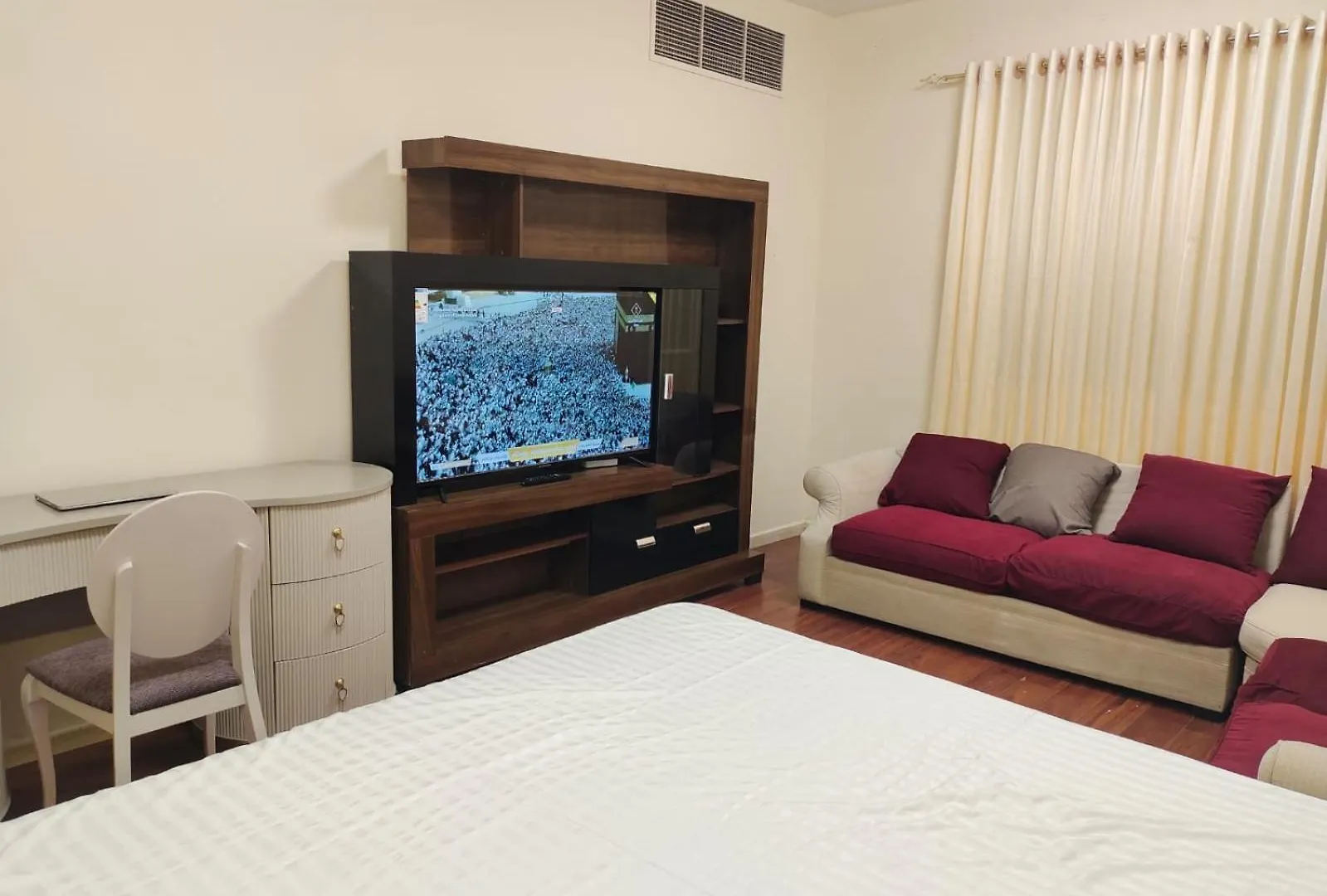 Arnim Suite - 3 Bedrooms Apartment Sardzsa